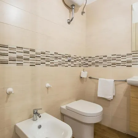 Centrum Bed & Breakfast 4*